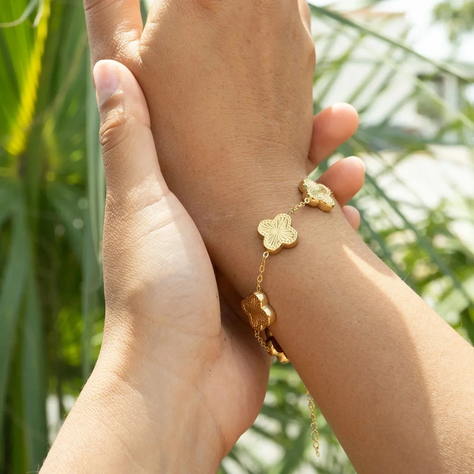 18K Gold PVD Lucky Clover Charm Bracelet - Image 3