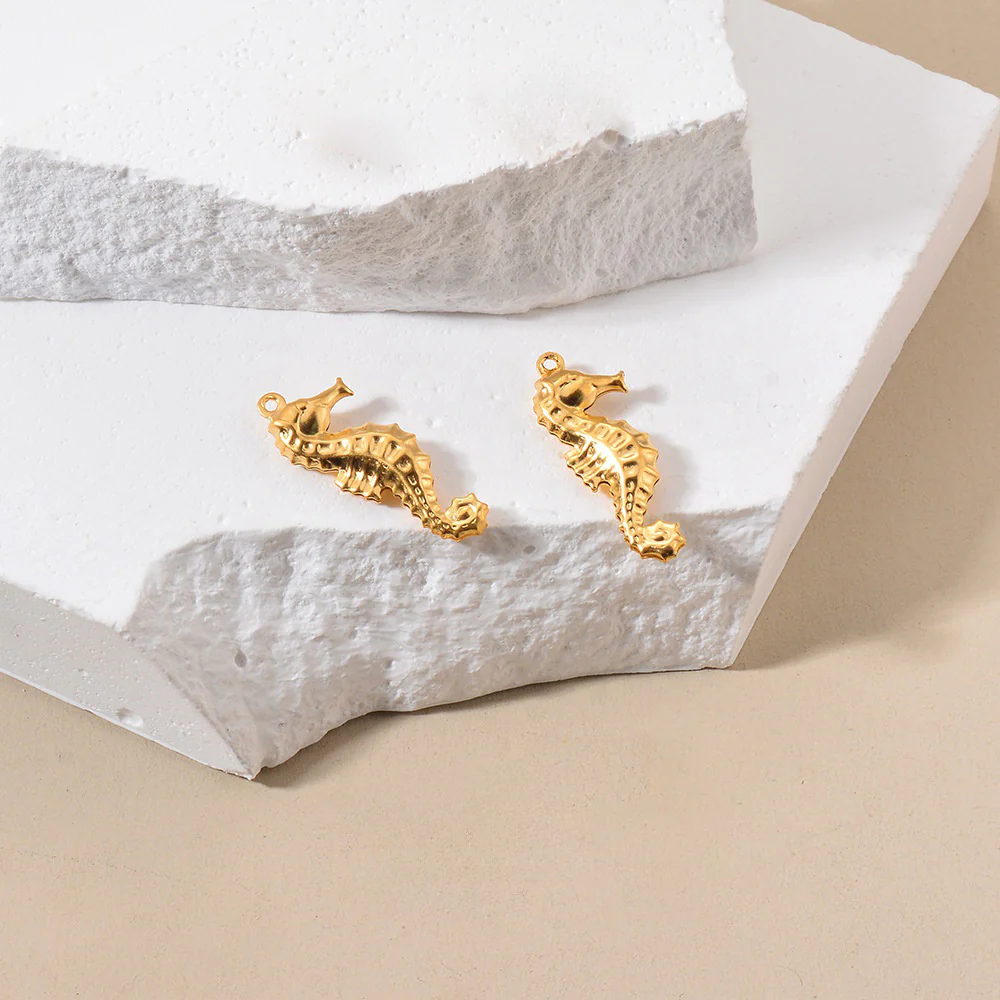 18K Gold PVD Seahorse Charm - Image 2