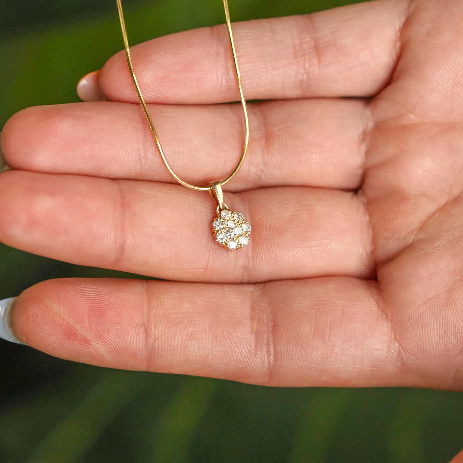 Cluster Pendant 10 Diamond - Image 3